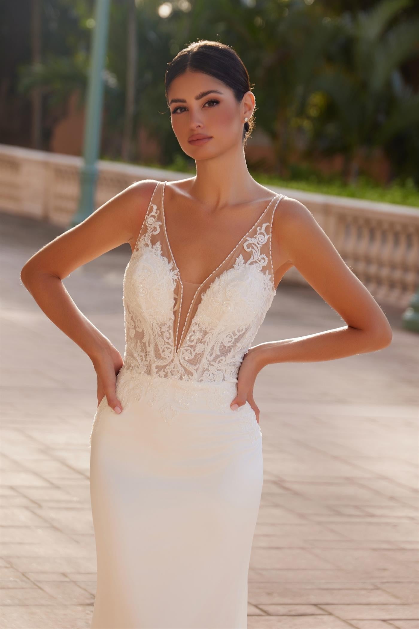 Fitted Wedding Dress With A Beautifully EmbroidereD JE1022L