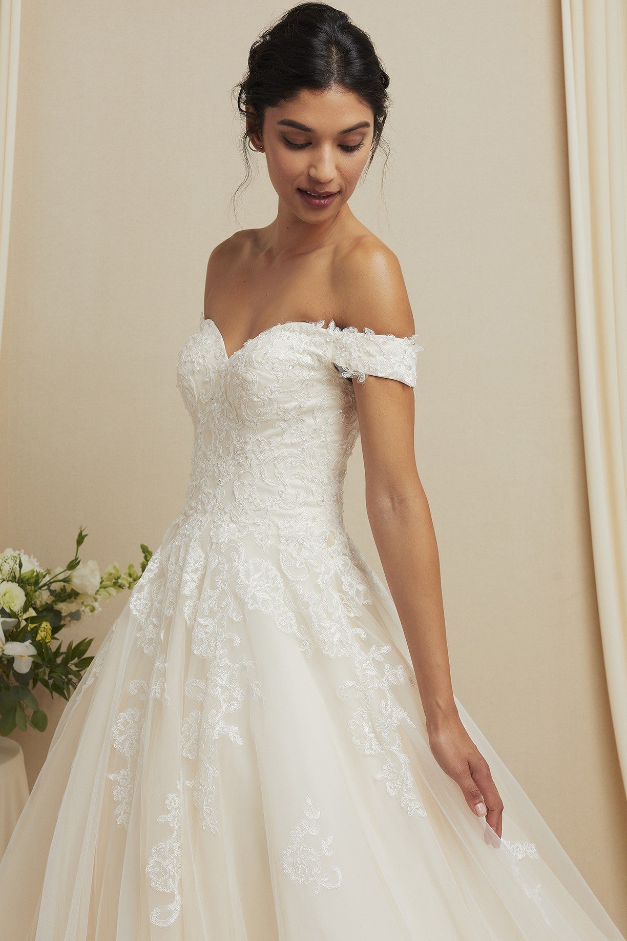 OFF-SHOULDER, SWEETHEART NECKLINE 21-GPW155-4X