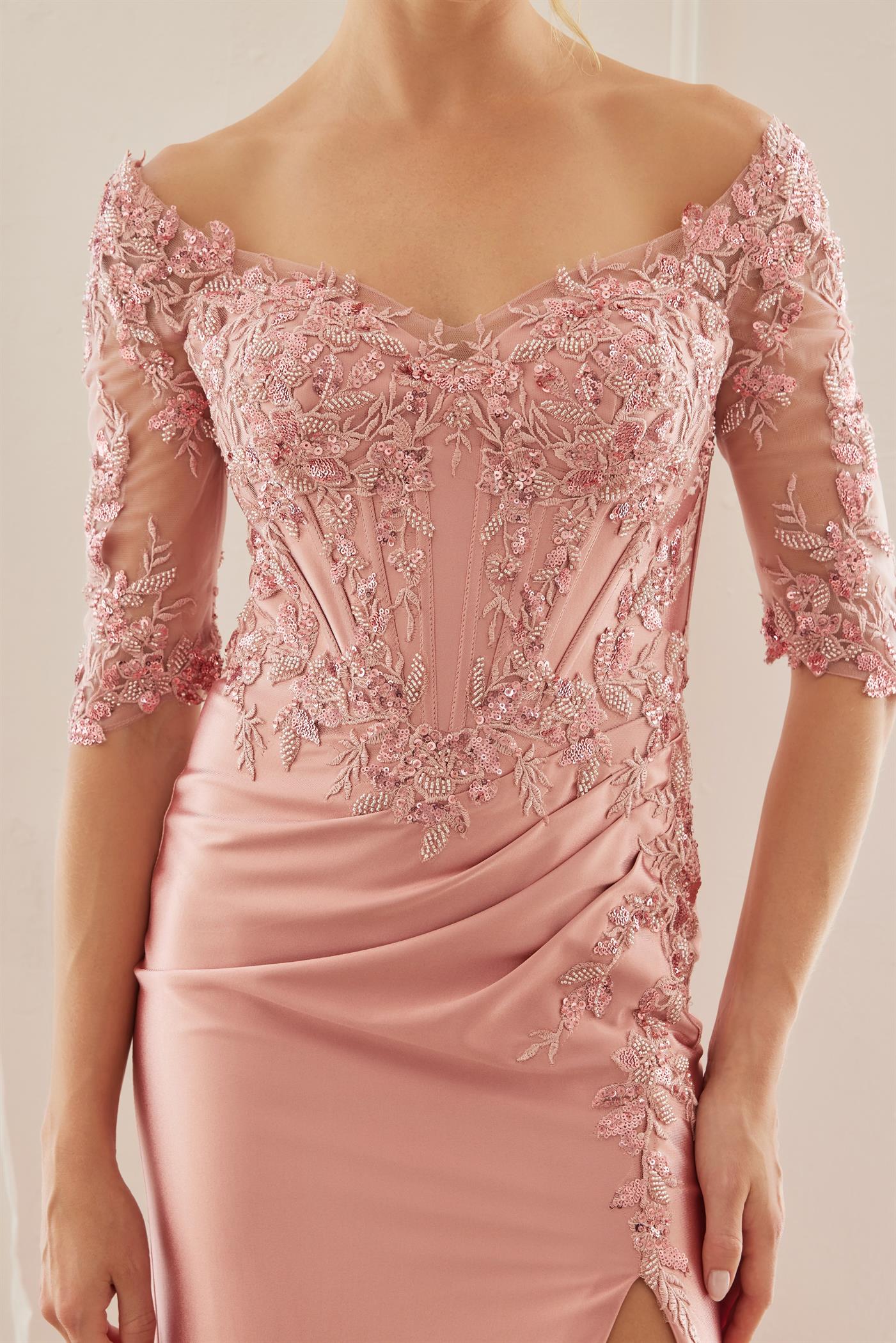 JACQUARD OFF SHOULDER TWISTED FRONT DETAIL TRUMPET SILHOUETTE