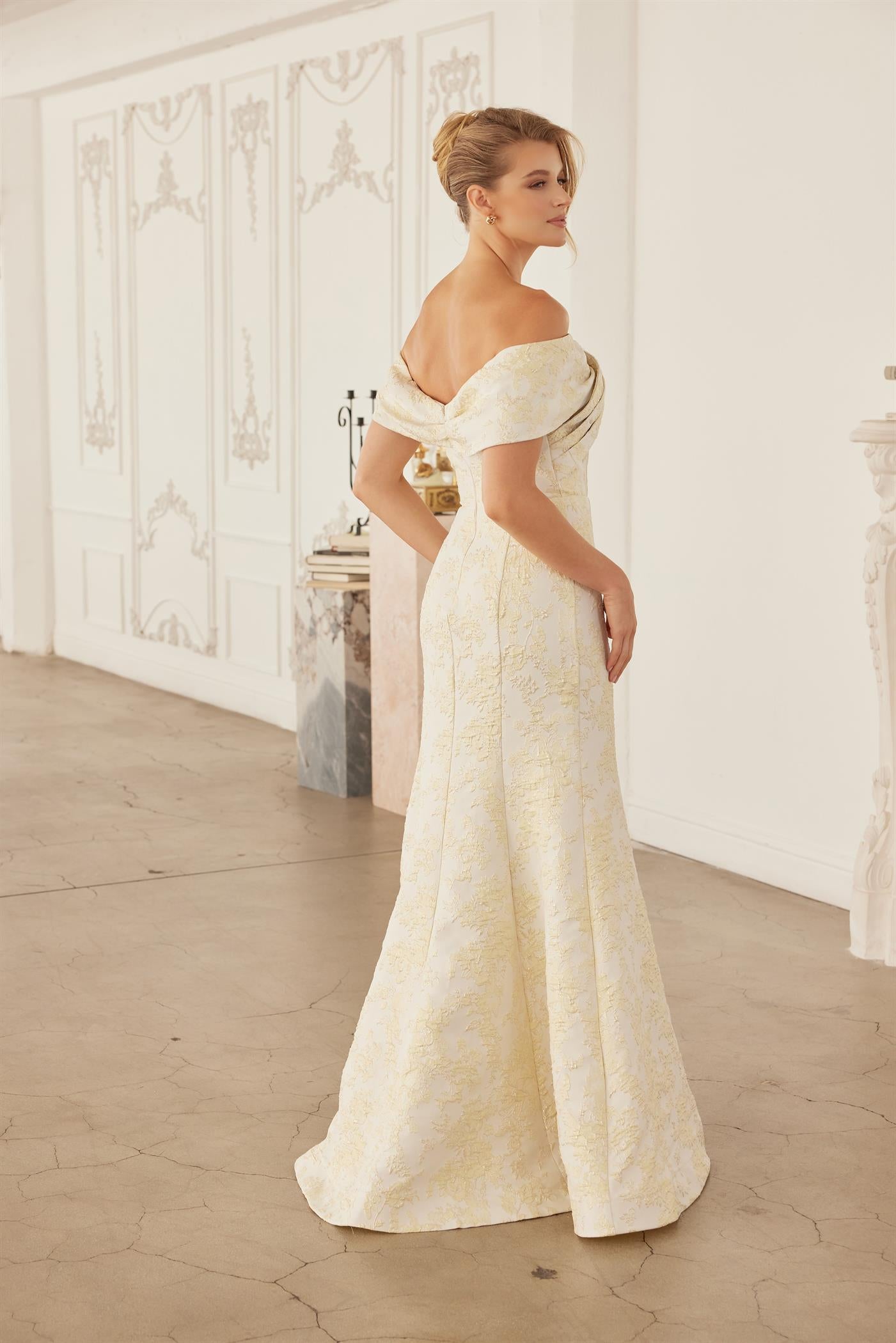 JACQUARD OFF SHOULDER TWISTED FRONT DETAIL TRUMPET SILHOUETTE