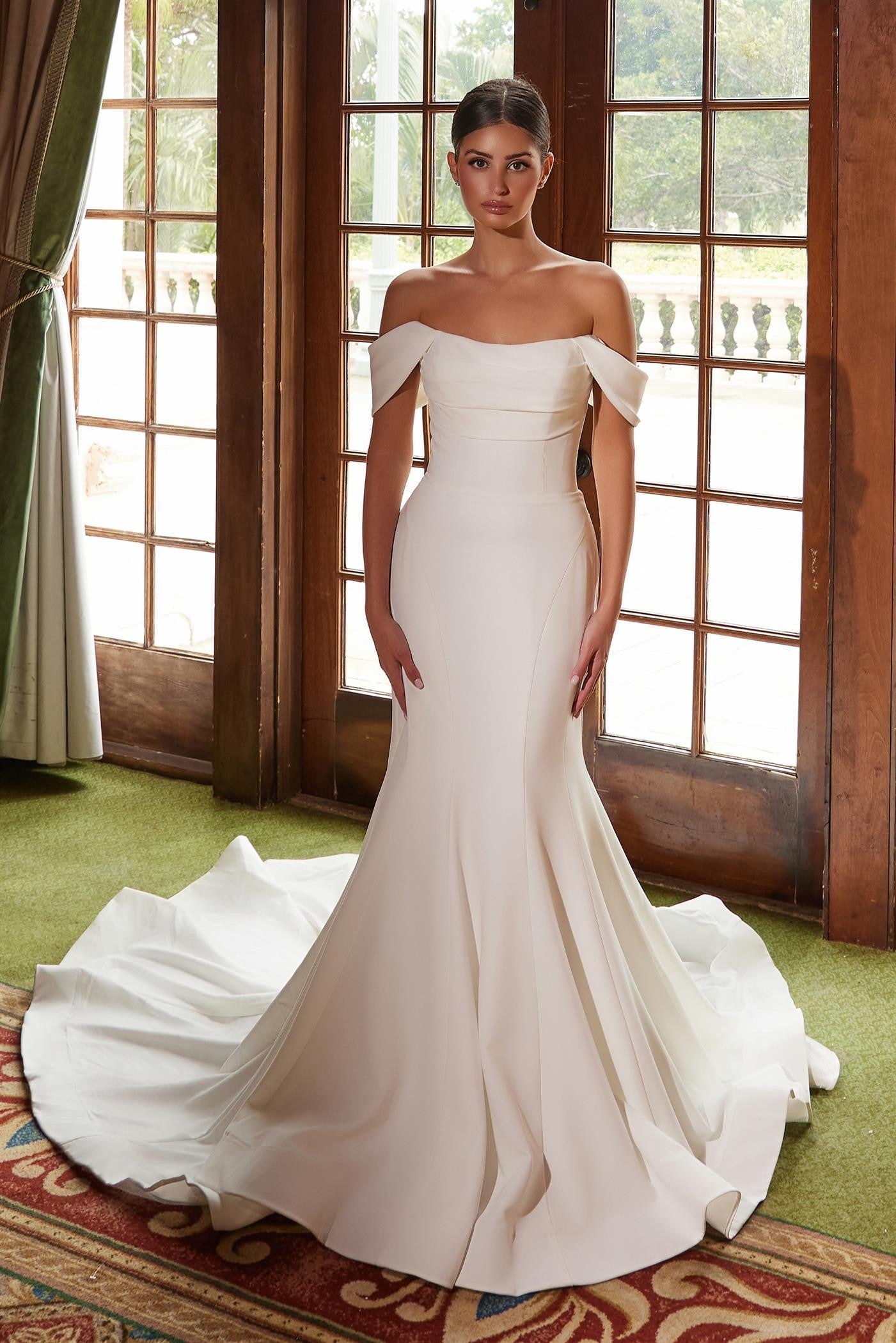 Strapless With A Straight Top Pleated Bust Area Of JW1032