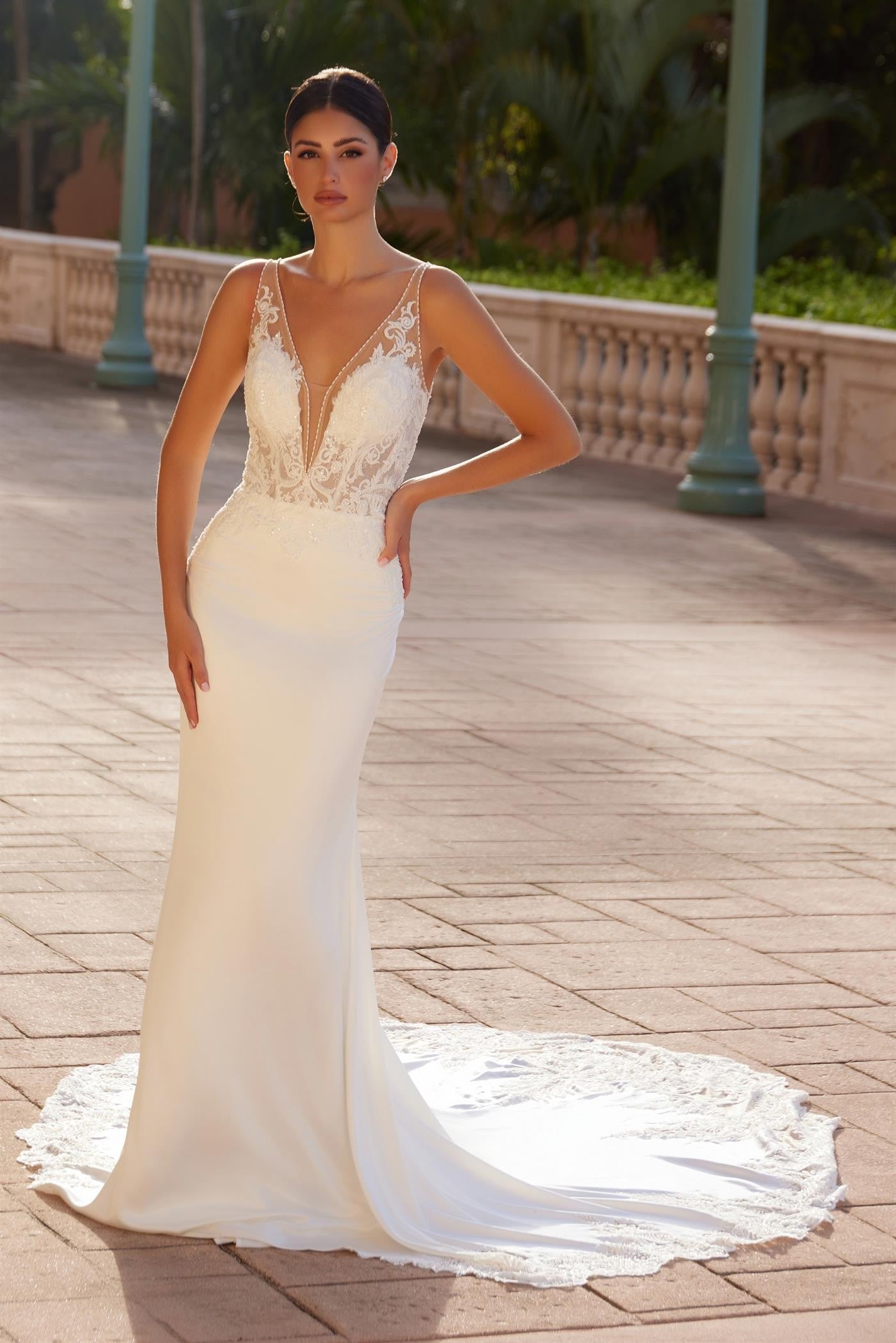 Fitted Wedding Dress With A Beautifully EmbroidereD JE1022L