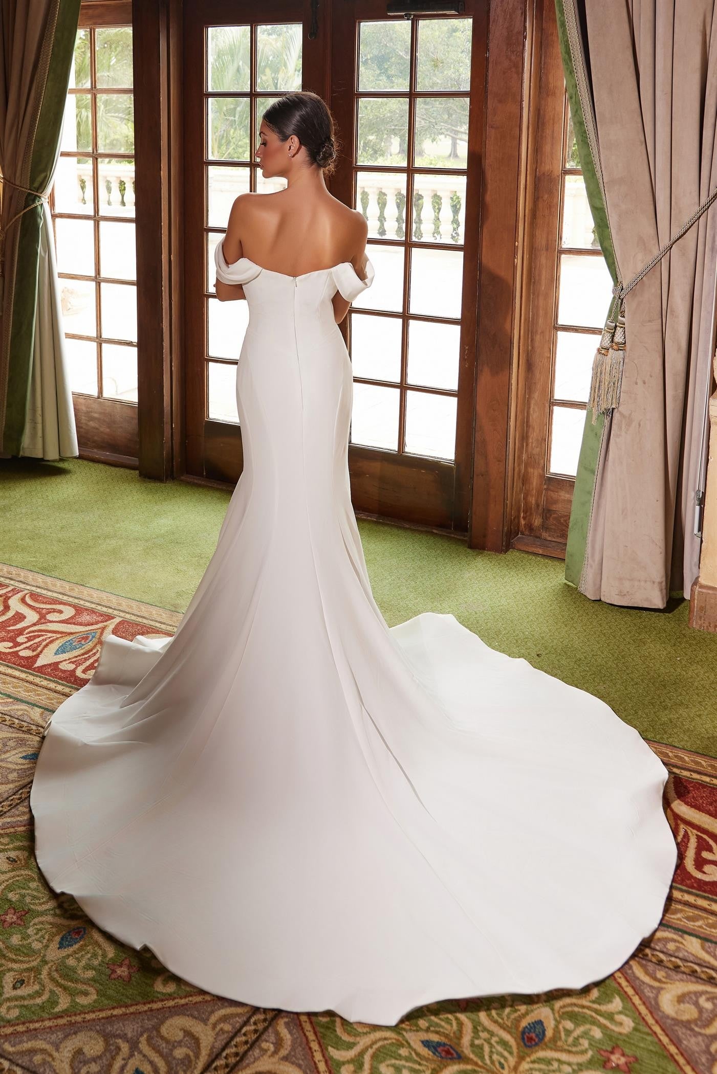 Strapless With A Straight Top Pleated Bust Area Of JW1032