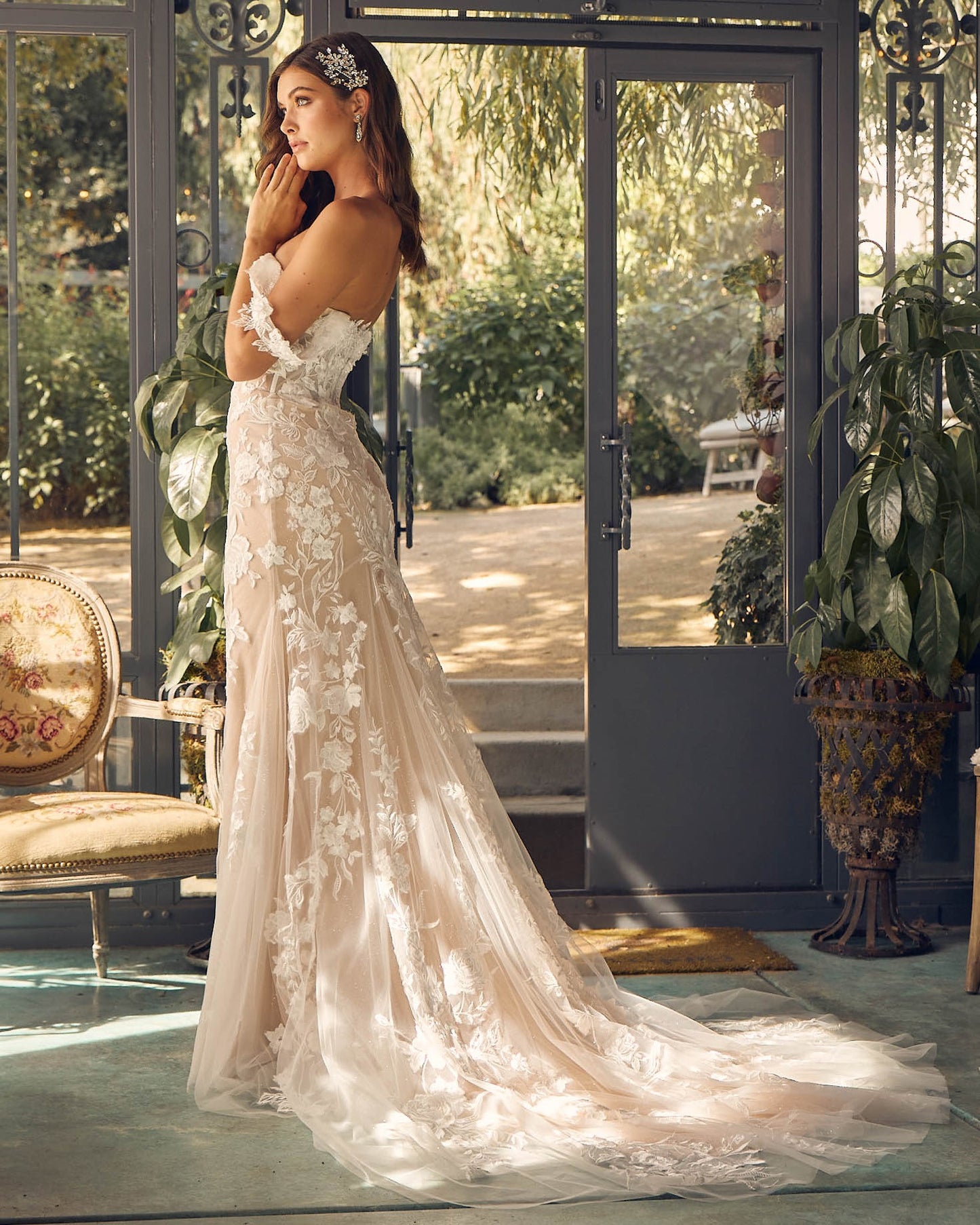 Off Shoulder Long Trumpet Silhouette Wedding Dress Spaghetti JE974