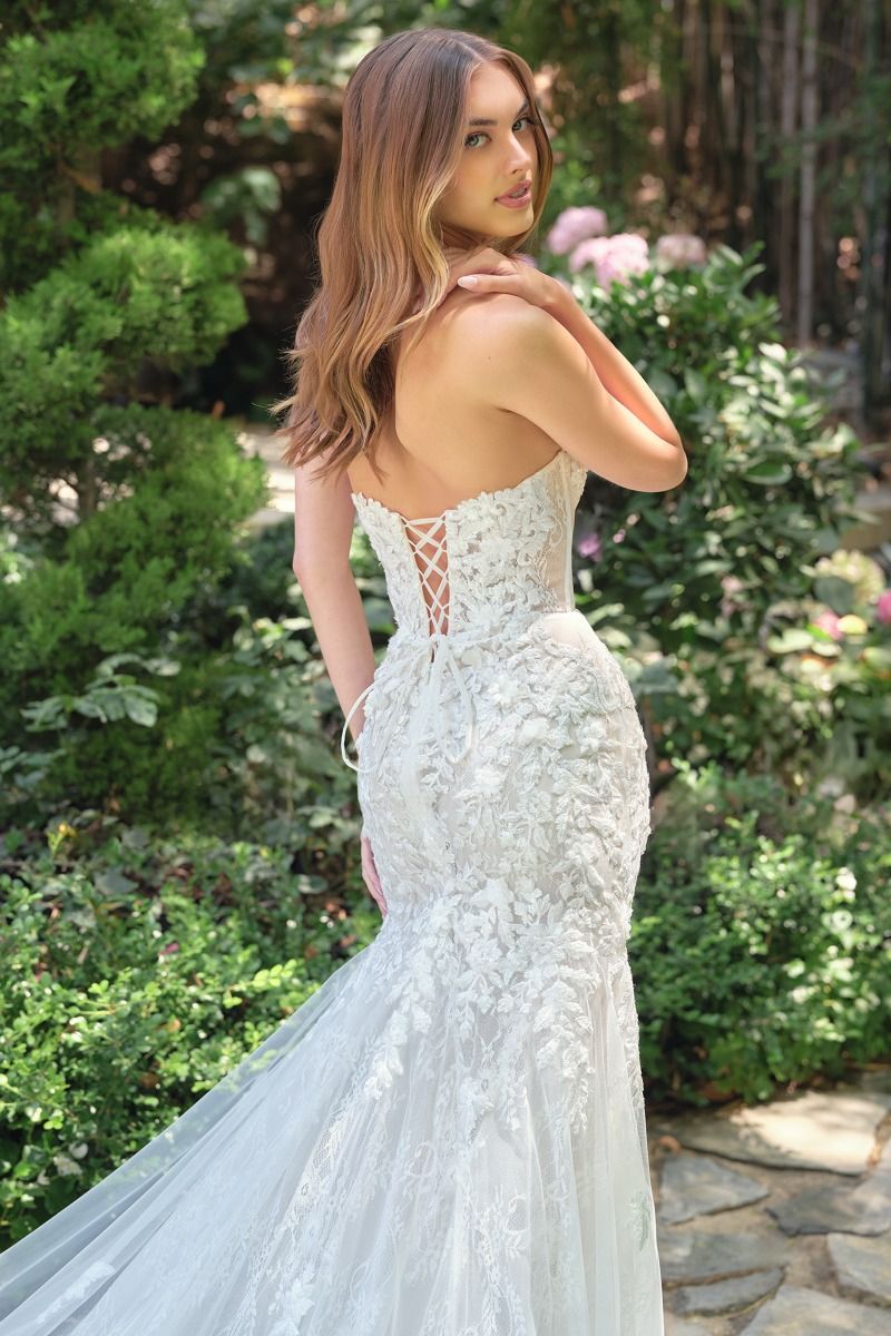 Strapless neckline, embellished lace body & lace-up back