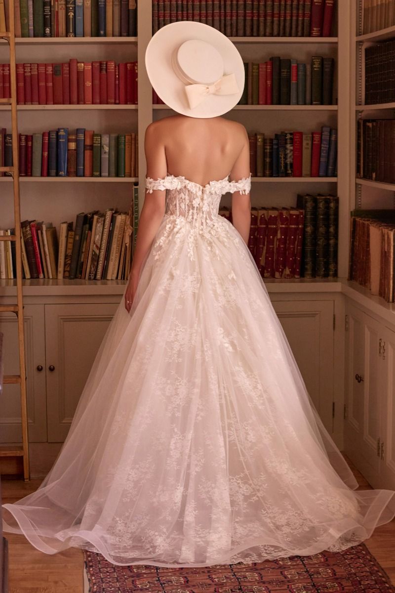 Layered tulle and lace with embroidered floral appliqué